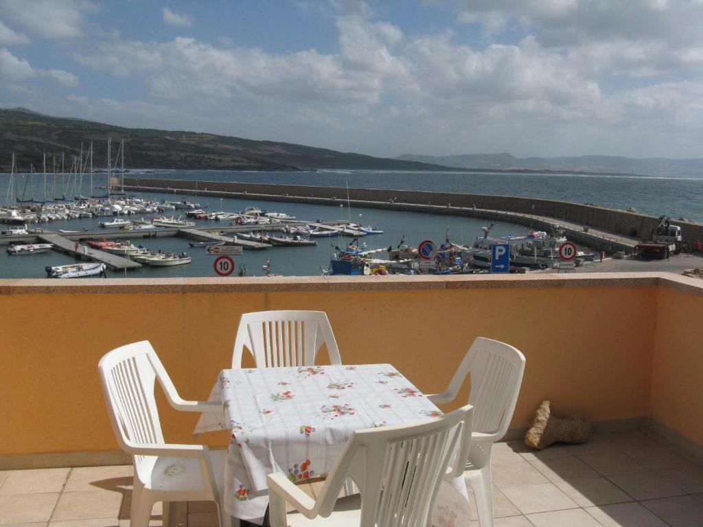 Borgo Spiaggia Vista Mare Ізола-Росса Екстер'єр фото